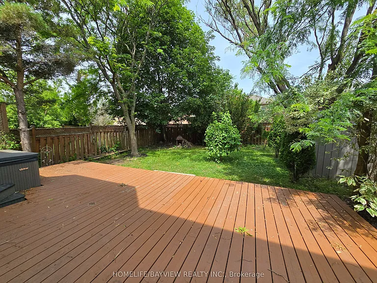 176 Humberland Dr — Photo 26
