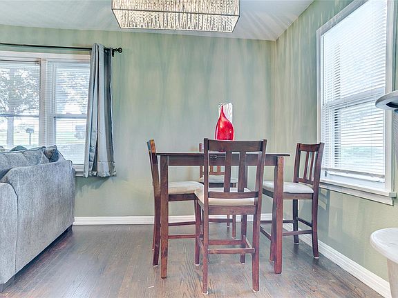 5th image of 224 Argent Ave