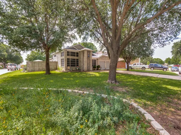 3335 Kelley Dr, Grand Prairie, TX 75052