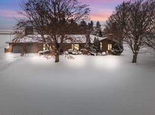 N7052 County Rd W, Mount Calvary, WI 53057