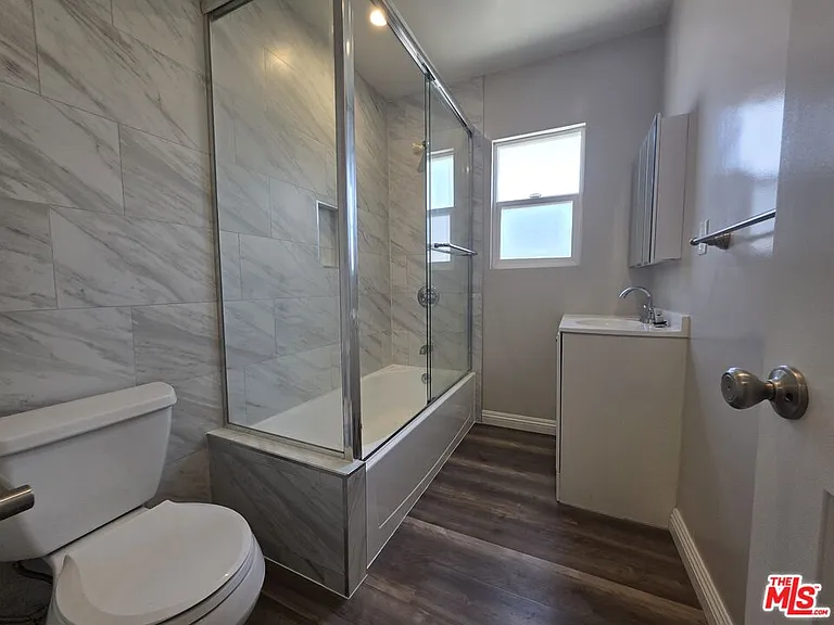 2012 S Holt Ave #2014 — Photo 38