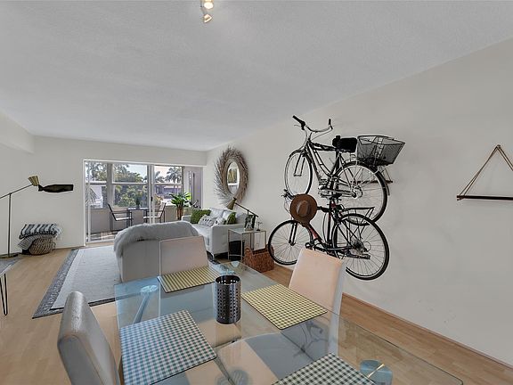 3rd image of 40 Isle Of Venice Drive #10