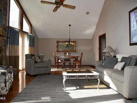 3rd image of 7437 Homestead Dr