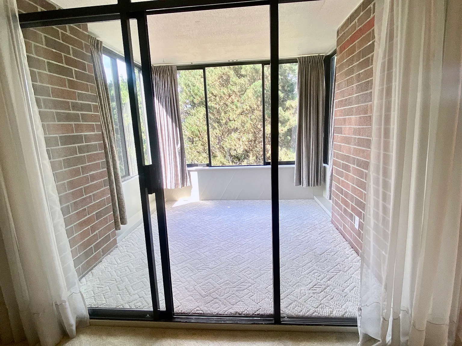 1 bed, 910 sqft, $2,700 — Photo 4