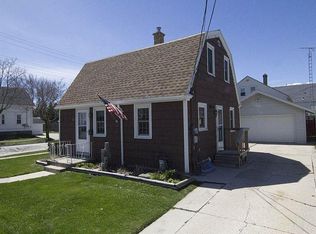 1902 Monroe St, Two Rivers, WI 54241