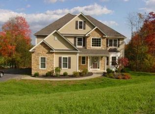 1 Deer Xing, Lloyd, NY 12528