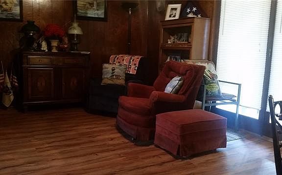 5th image of 305 Birchwood Cir