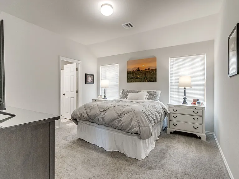 823 Highgarden Cir — Photo 18
