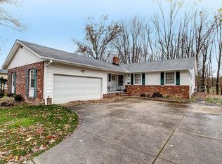 5925 Williamsburg Dr, Highland Heights, OH 44143