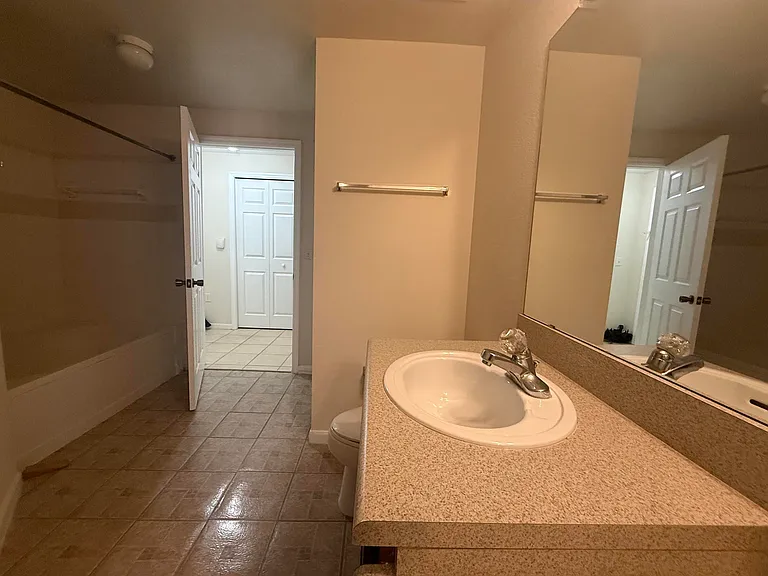 2801 Chancellorsville Dr #1326 — Photo 35