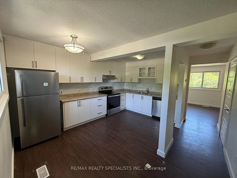 15 Scenic Dr #9 — Photo 2