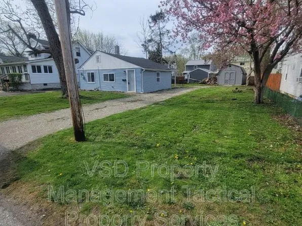 130 Traymore Blvd, Eastlake, OH 44095