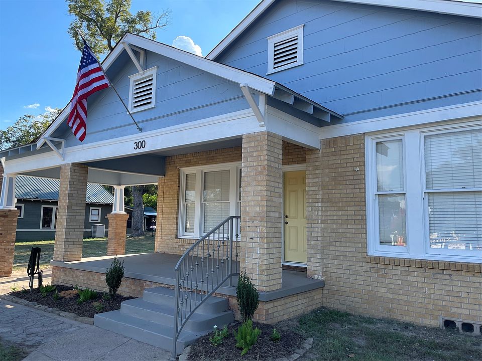 1st image of 300 S Prairieville St