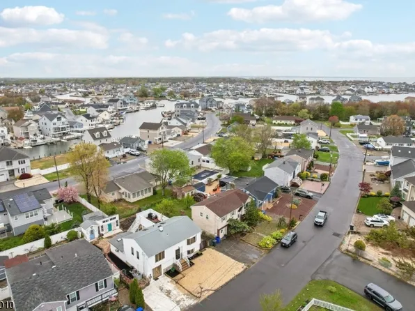 3138 Oceanic Dr, Toms River Township, NJ 08753
