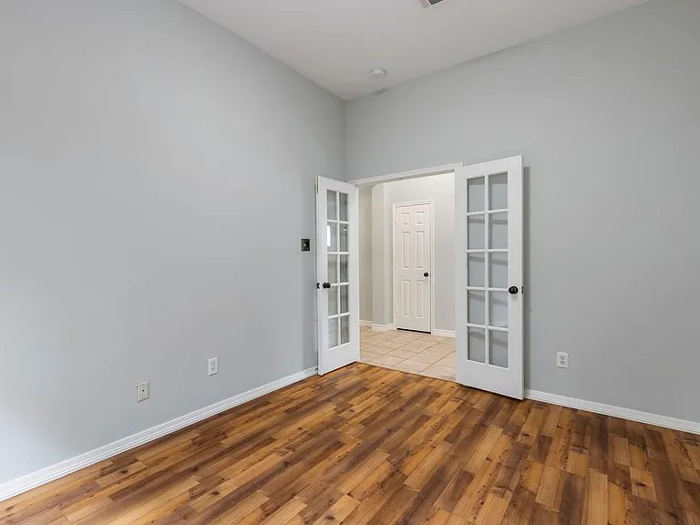 6 E Cottage Green St — Photo 16