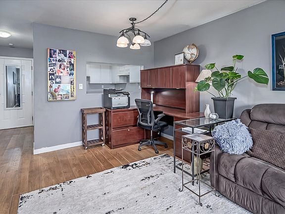 5th image of 918 Roderick Ave #113