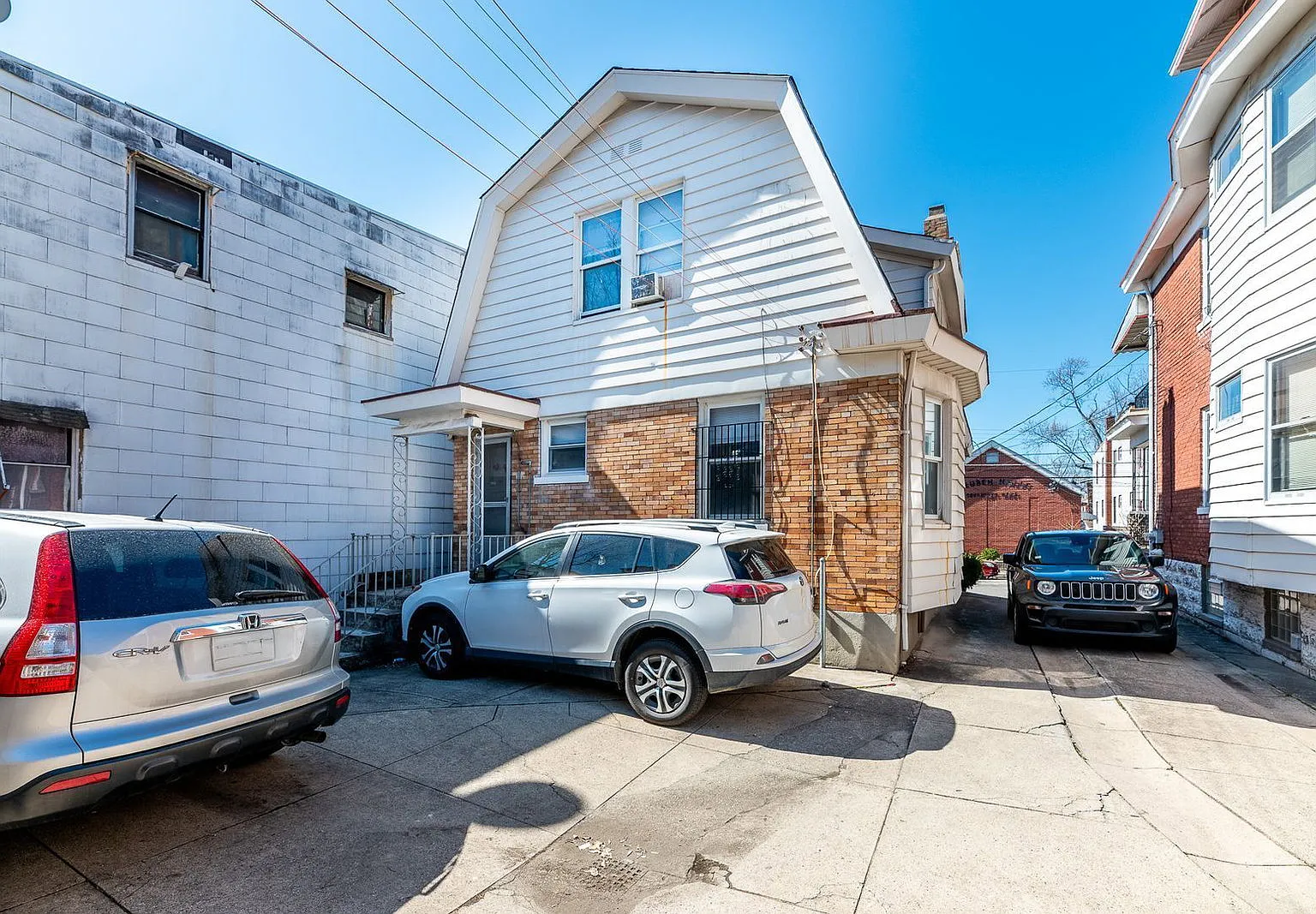 3 bed, 1.0 bath, $2,650 — Photo 3