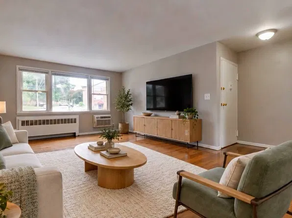 Riverhill Apartments
