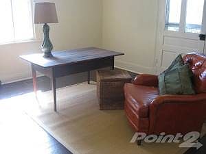 Den or 4th bedroom.