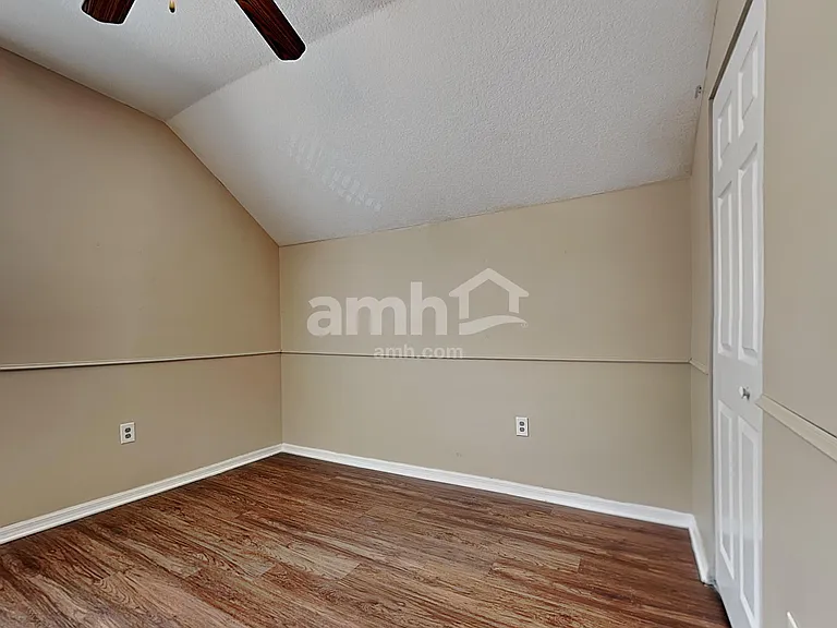 10332 Summerview Cir — Photo 14