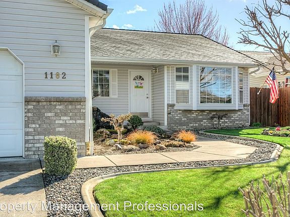 3rd image of 1182 White Chapel Dr