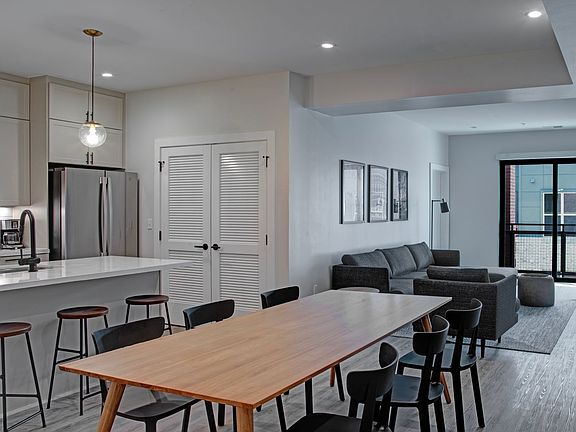 5th image of 225 Vine St NW #0