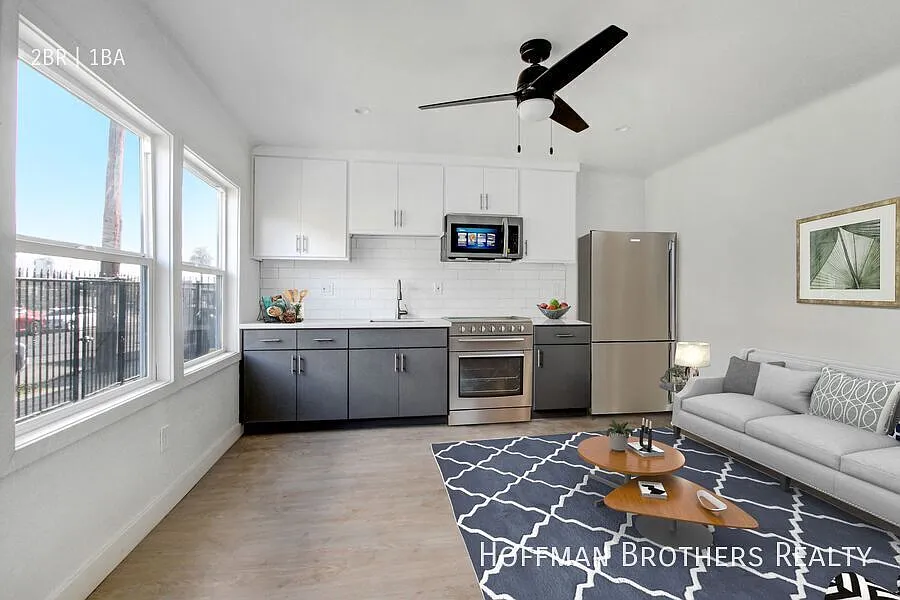 161 S Burlington Ave Los Angeles, CA 90057 — Photo 2