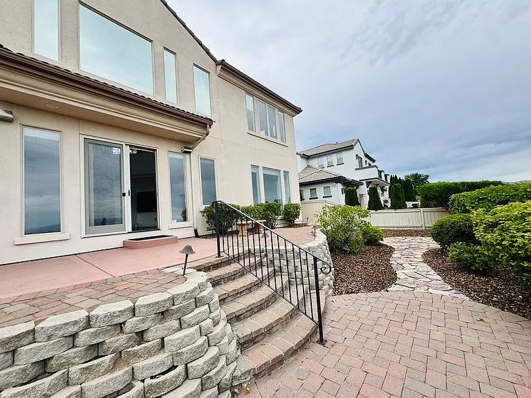 4690 Aberfeldy Rd — Photo 39