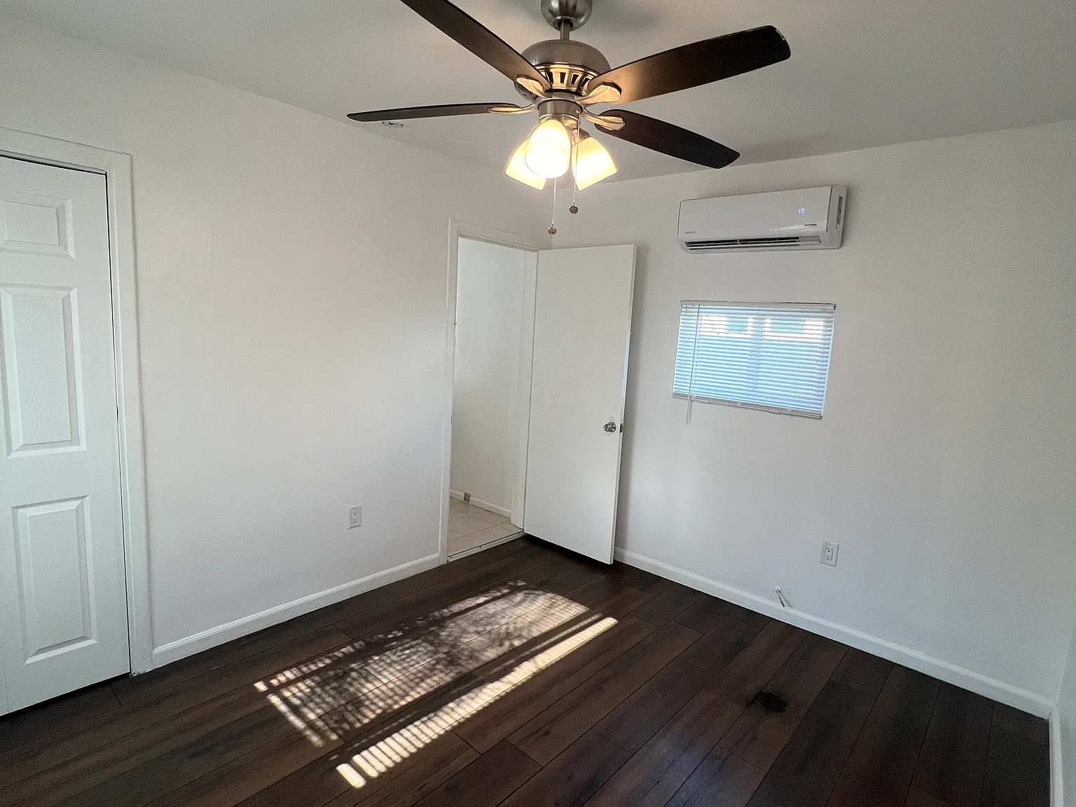 122 E Quintard St — Photo 1