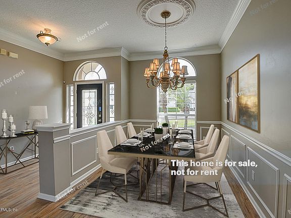 2nd image of 1901 Abercrombie Ln