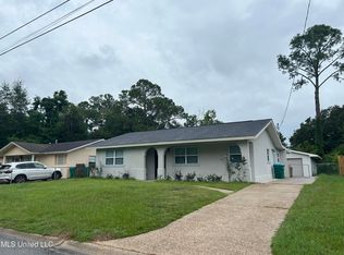 111 Linda Cir, Ocean Springs, MS 39564
