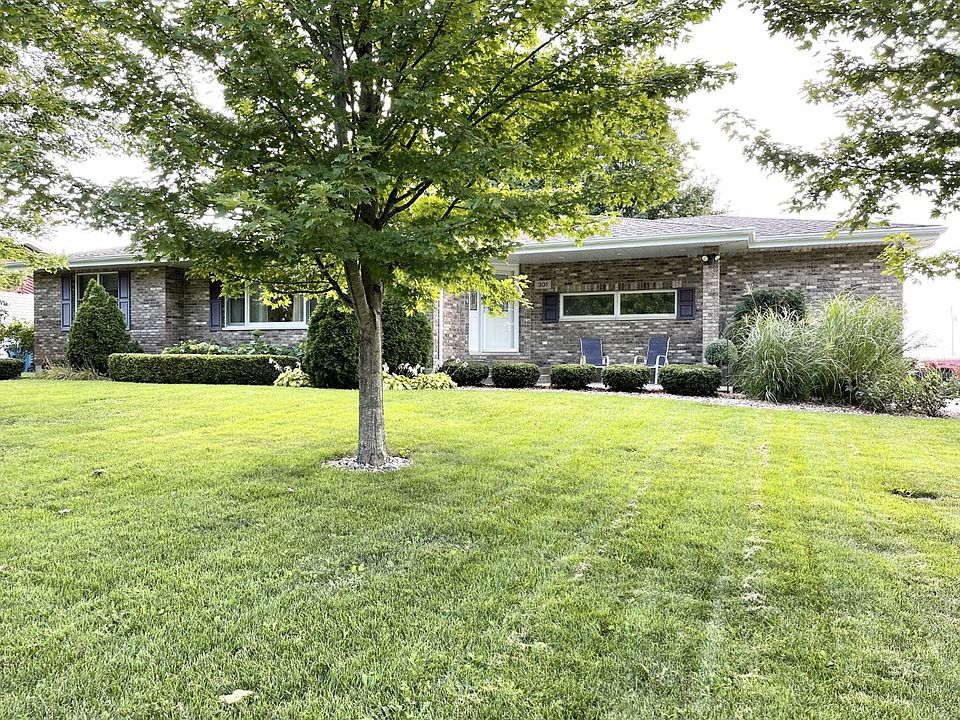 1st image of 301 Park Lane Dr
