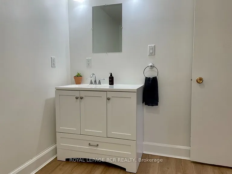18 Watts Cres — Photo 11