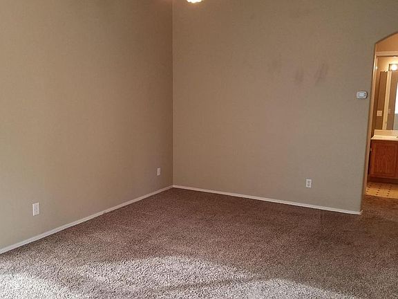 3rd image of 12745 W Voltaire Ave