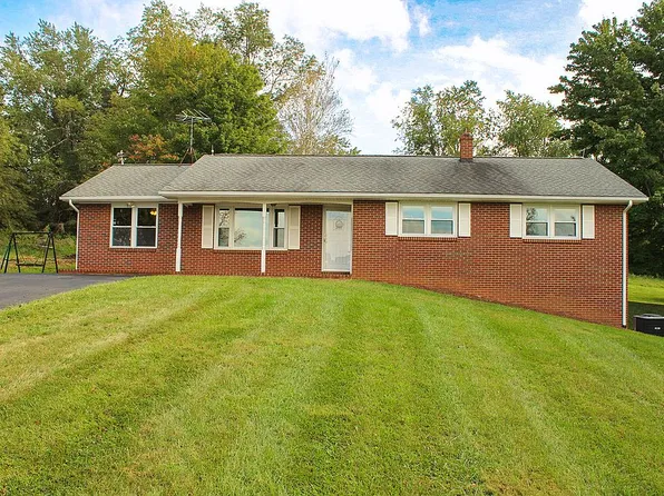 400 Ridgeview Rd NW, Floyd, VA 24091