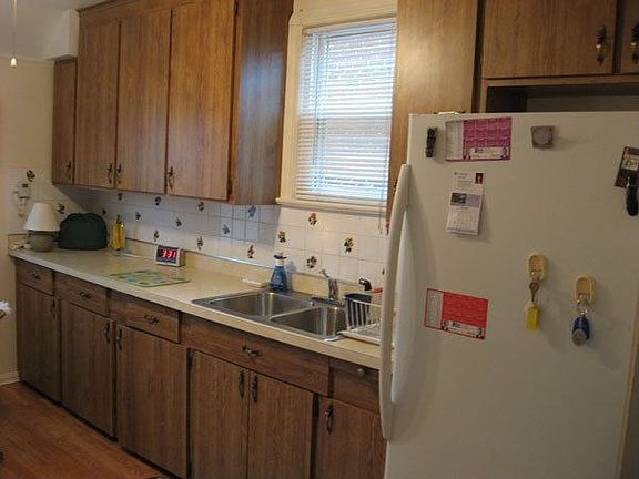 2nd image of 3325 Silverdale Ave