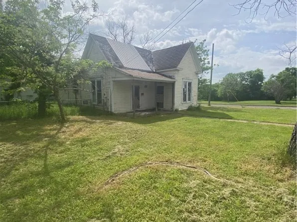 413 S Lutterloh Ave, Gatesville, TX 76528