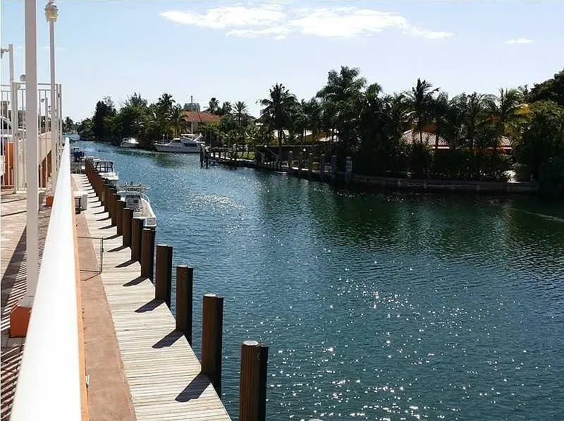 2 bed, 1200 sqft, $2,500 — Photo 4