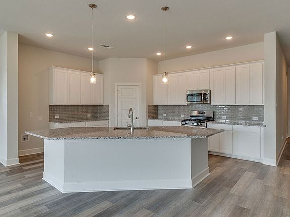 The Pemshore - Kitchen