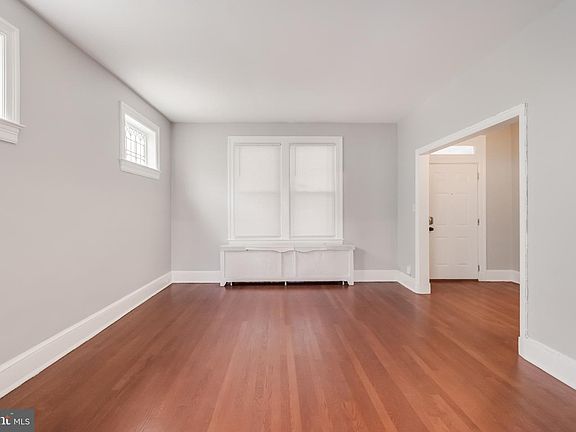 5th image of 1736 C St NE