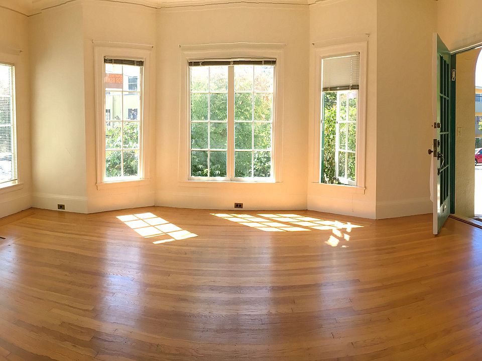 Pano of living room and entry