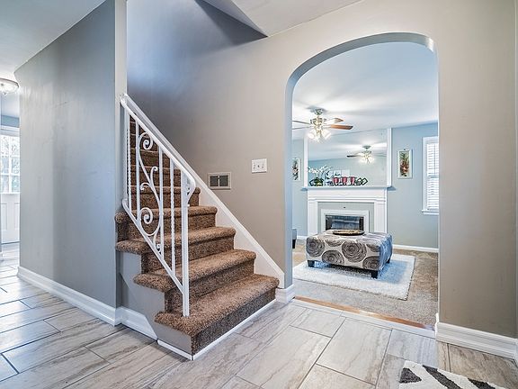 4th image of 365 Pinecrest Dr