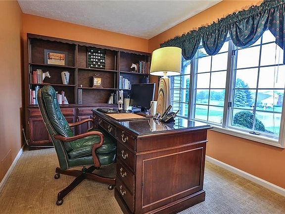 4th image of 53 Walnut Hill Dr