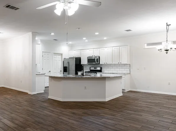 124 Dewberry Dr, Georgetown, TX 78633