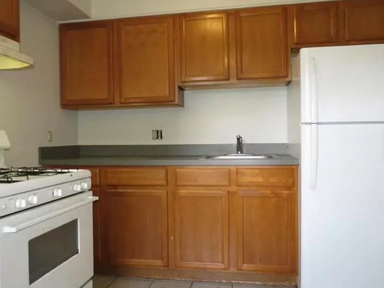 357 N Broad St #8 — Photo 6