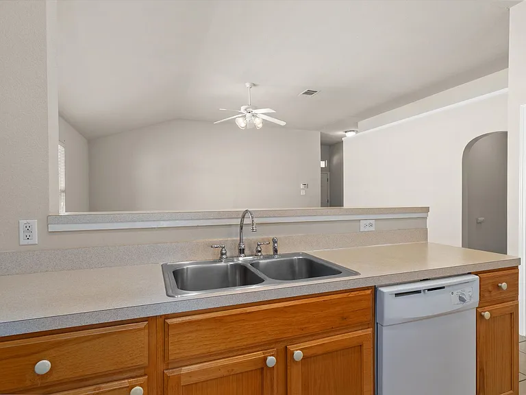 1322 Tumbling River Dr — Photo 10