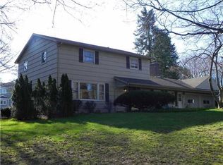 6 Alta Vista Dr, Rochester, NY 14625