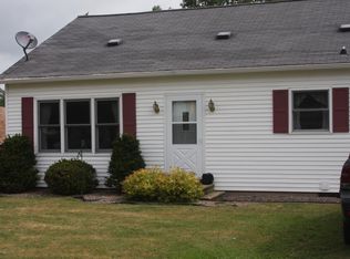 8099 Dickinson Rd, Greenleaf, WI 54126