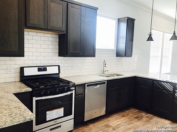 4th image of 1202 Delaware St