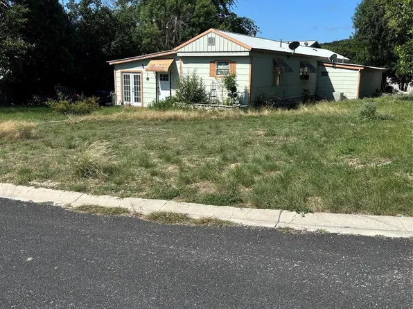 101 Shannon Dr S, Kerrville, TX 78028